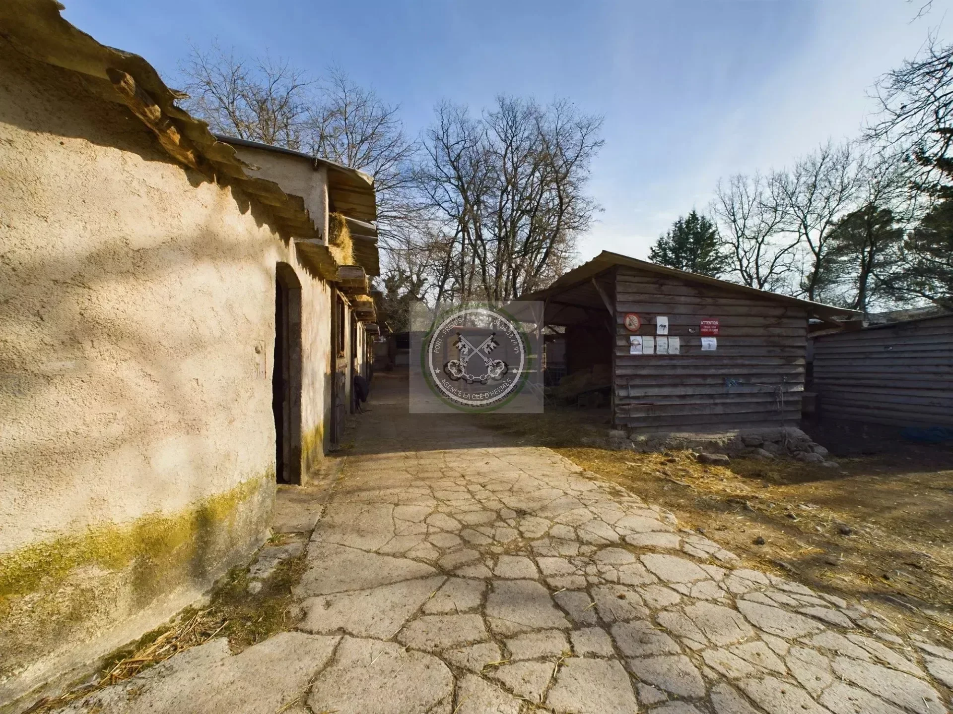 Exterior photo 12