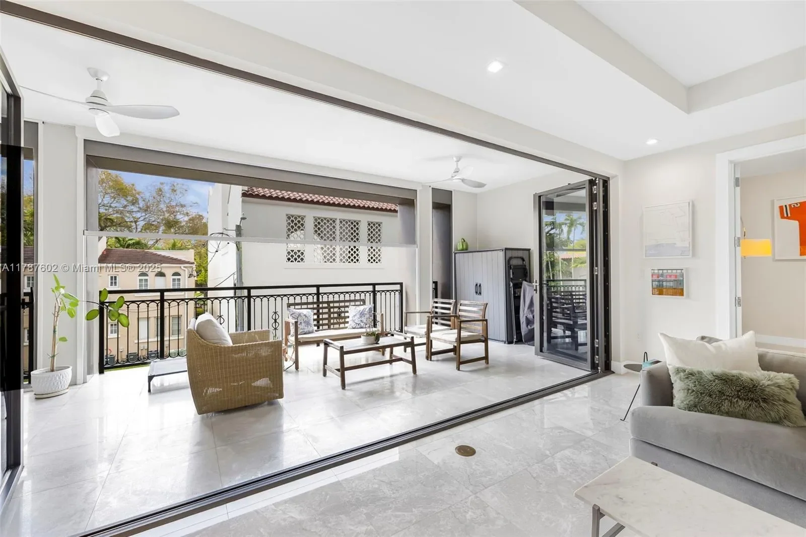 718 Valencia Ave 206, Coral Gables, Florida, United States. - Photo 22