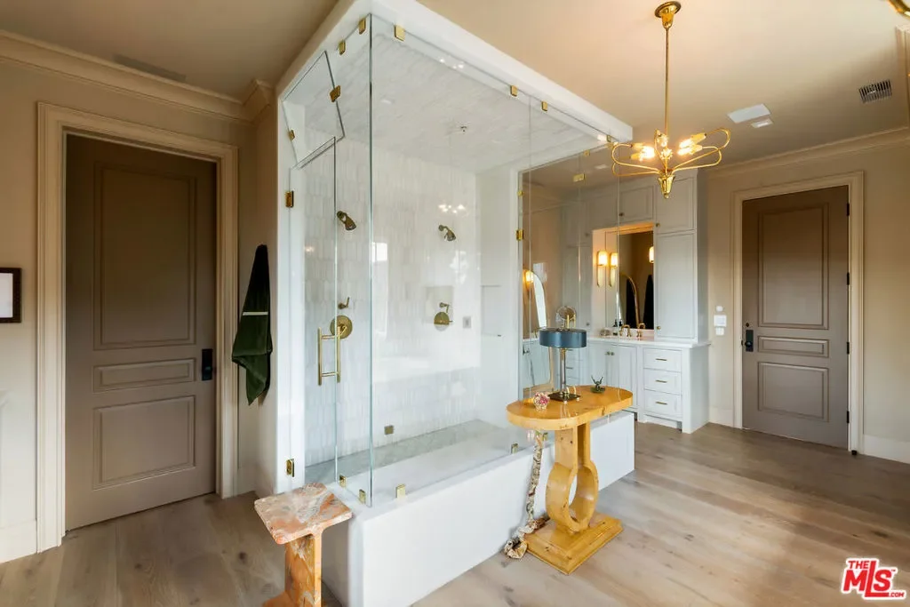 1529 Amalfi Drive, Los Angeles, California, United States. - Photo 5
