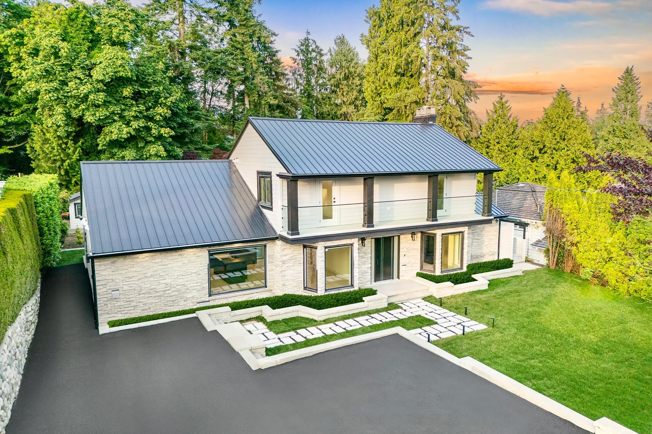 Exterior photo 4