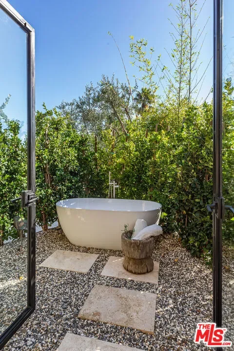 1705 Carla, Beverly Hills, California, United States. - Photo 13
