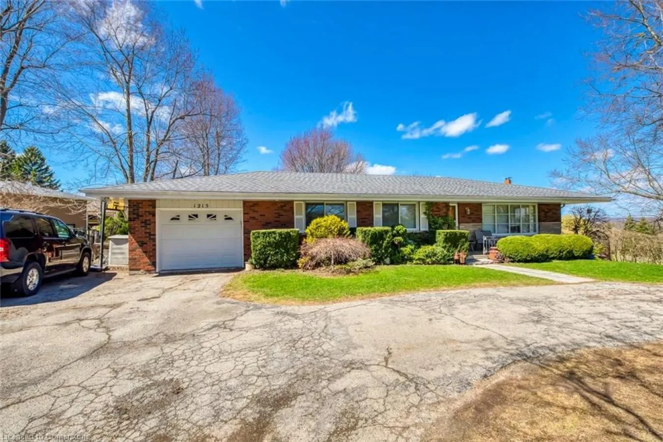 1215 Britannia Road, Burlington, Ontario, Canada. - Photo 2