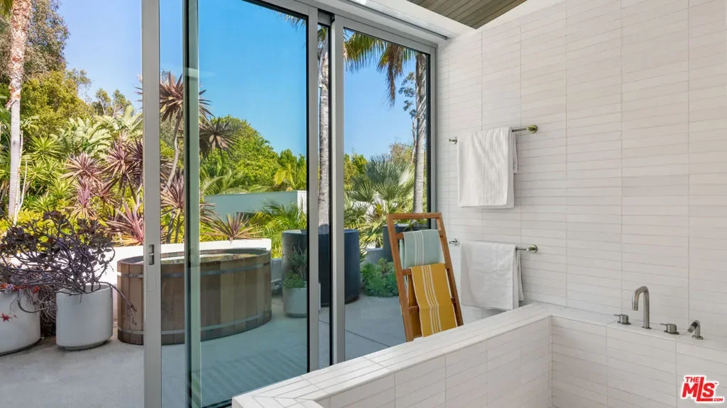 27044 Sea Vista Drive, Malibu, California, United States. - Photo 52