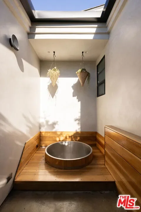 745 Sunset Avenue, Los Angeles, California, United States. - Photo 53