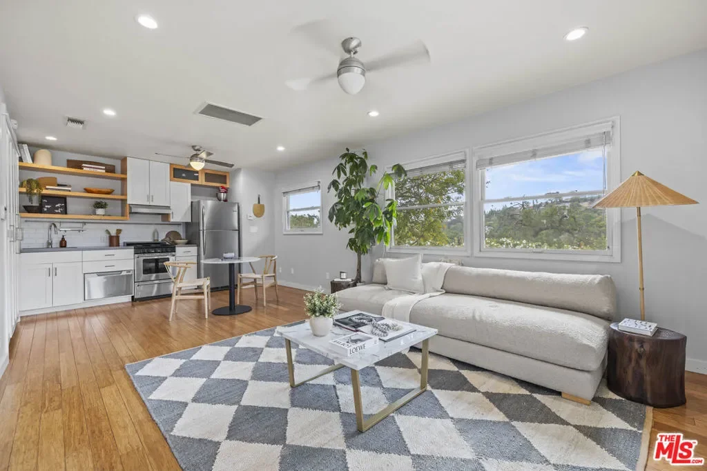 4650 Canoga Avenue, Los Angeles, California, United States. - Photo 11