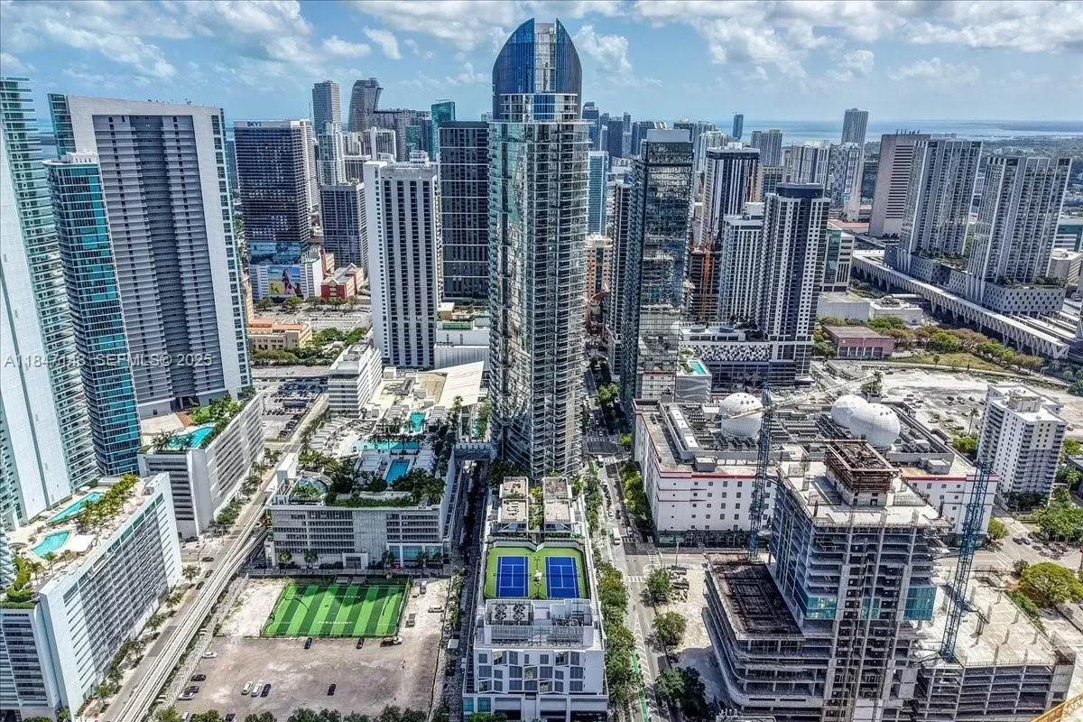 851 NE 1st Ave #3711, Miami, FL 33132, Miami, Florida, United States. - Photo 1
