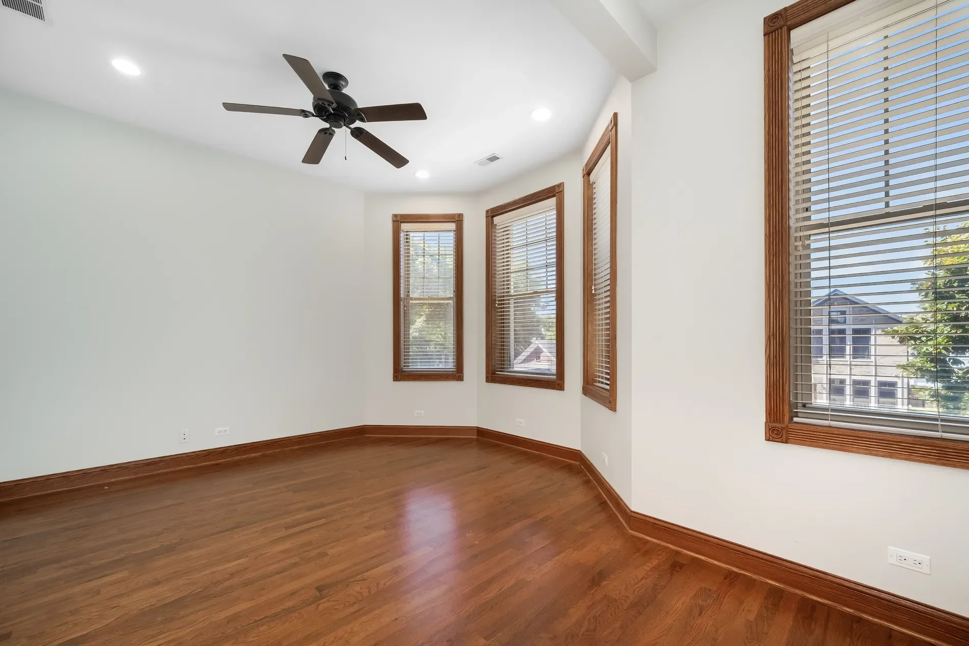 3549 S Lowe Avenue , Chicago, IL 60609, Chicago, Illinois, United States. - Photo 8