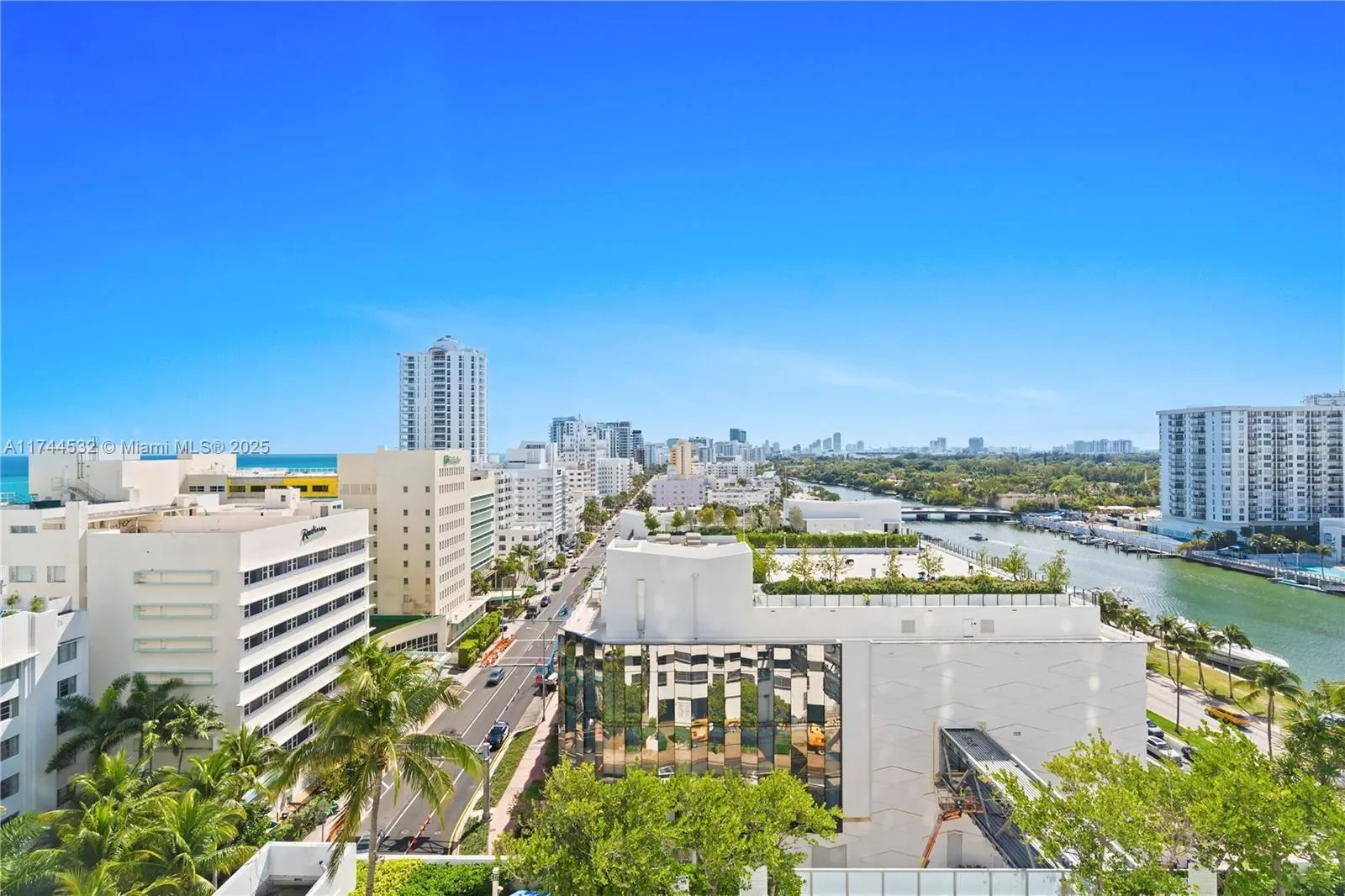 4401 COLLINS AV 1206, Miami Beach, Florida, United States. - Photo 5