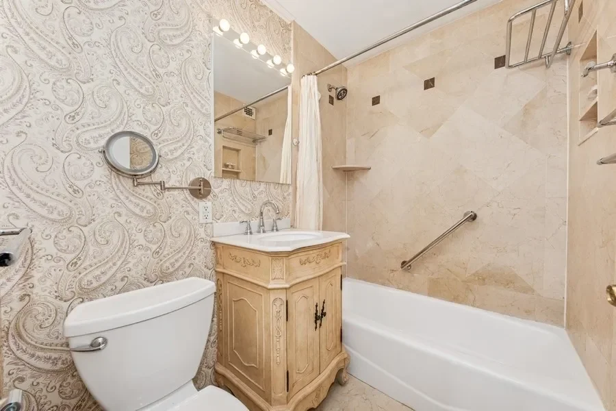 333 East 66th Street      #9H, New York, New York, United States. - Photo 5