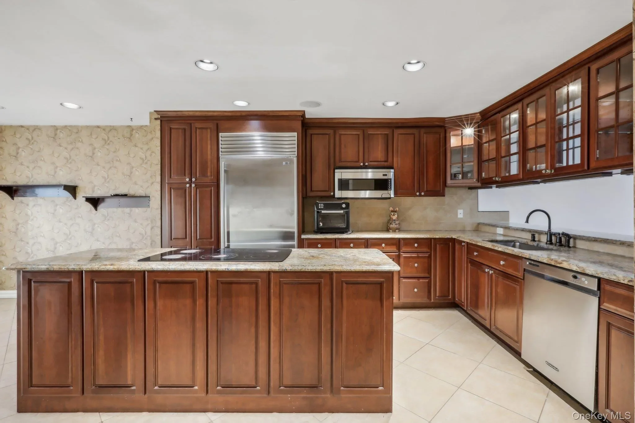 74 Pheasant Run, Millwood, New York, United States. - Photo 3