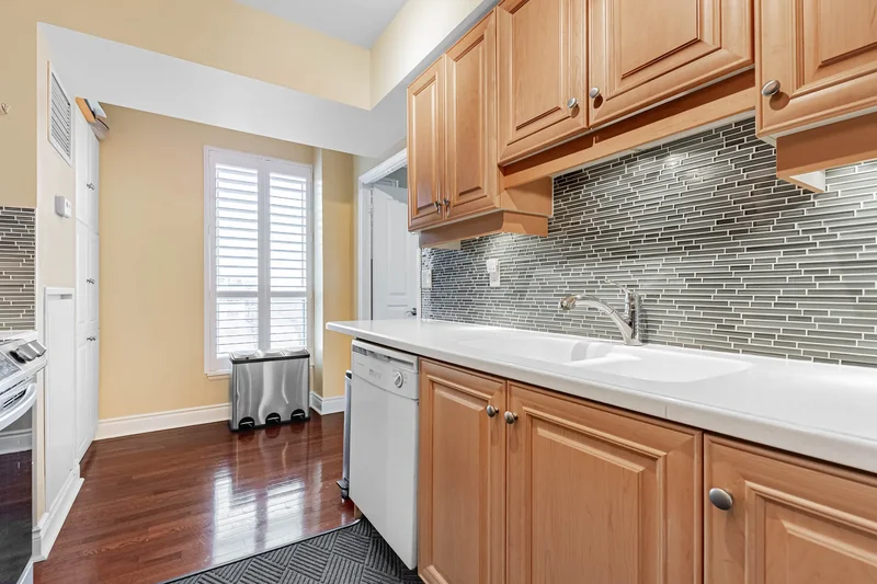 10 Delisle Ave  907, Toronto, ON M4V 3C6, Toronto, Ontario, Canada. - Photo 18