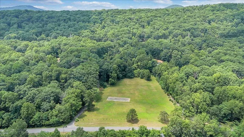 3054 Loch Haven DR, Roanoke, VA 24019, Cloverdale, Virginia, United States. - Photo 100