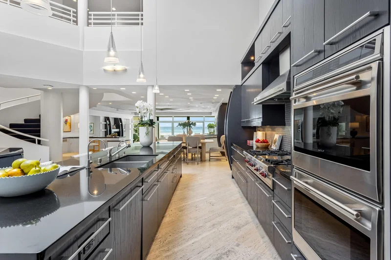 2 Sloans Curve Drive, Palm Beach, Florida, United States. - Photo 24