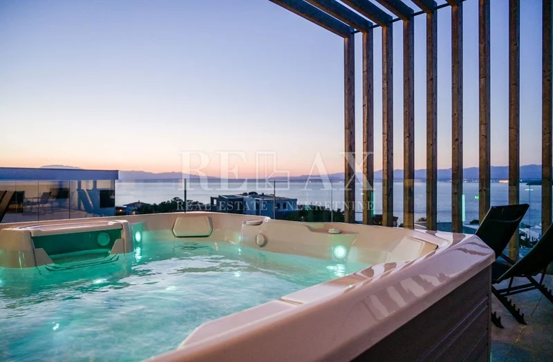 KRK, MALINSKA - Luxury penthouse with sea view