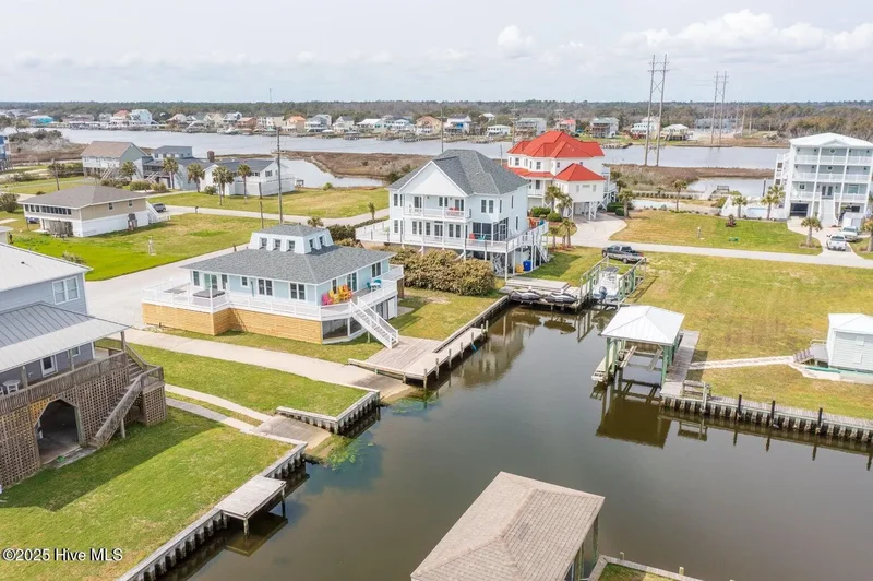 304 Marina Way, North Topsail Beach, NC 28460, North Topsail Beach, North Carolina, United States. - Photo 35