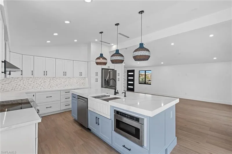 910 3rd ST, Fort Myers Beach, Florida, United States. - Photo 31