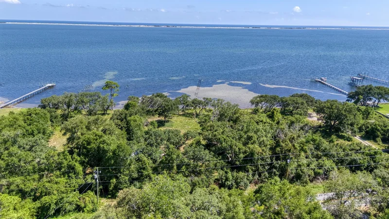 5161 Soundside Drive, Gulf Breeze, FL 32563, Gulf Breeze, Florida, United States. - Photo 50