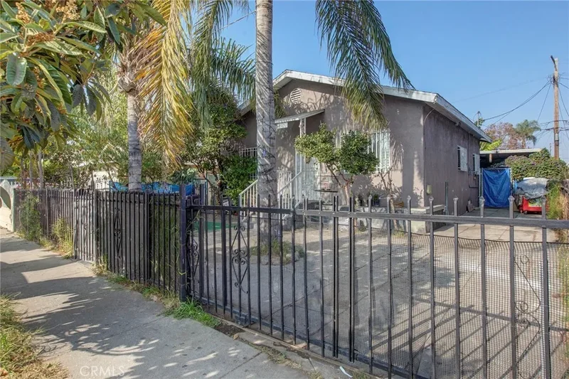 3 Bedrooms Single Family Detached