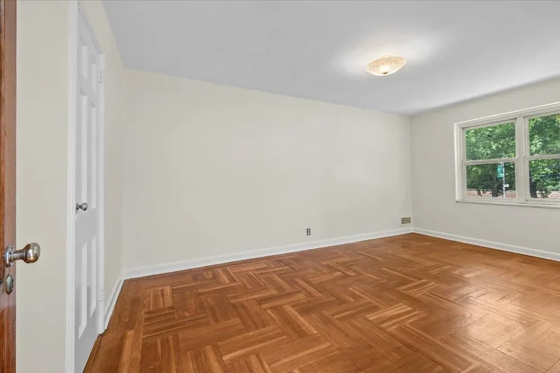 140 VAN CORTLANDT PARK S, New York, New York, United States. - Photo 15