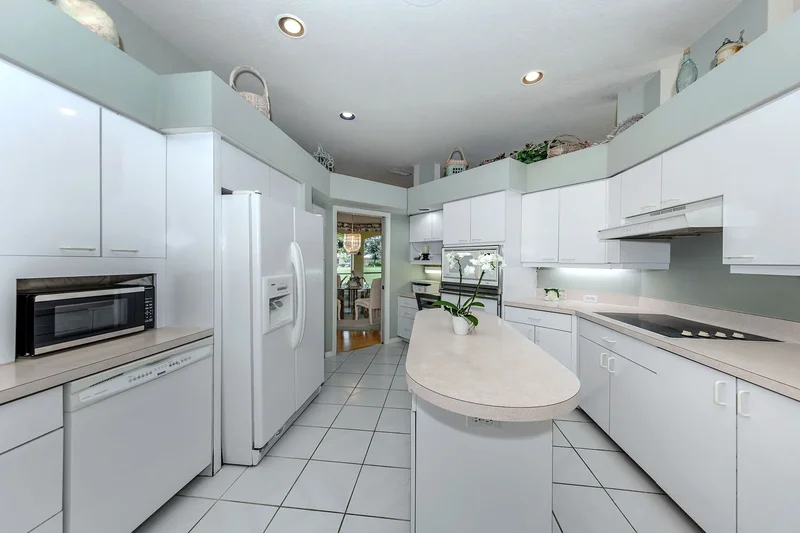 210 Vestavia Drive, Venice, FL 34292, Venice, Florida, United States. - Photo 17