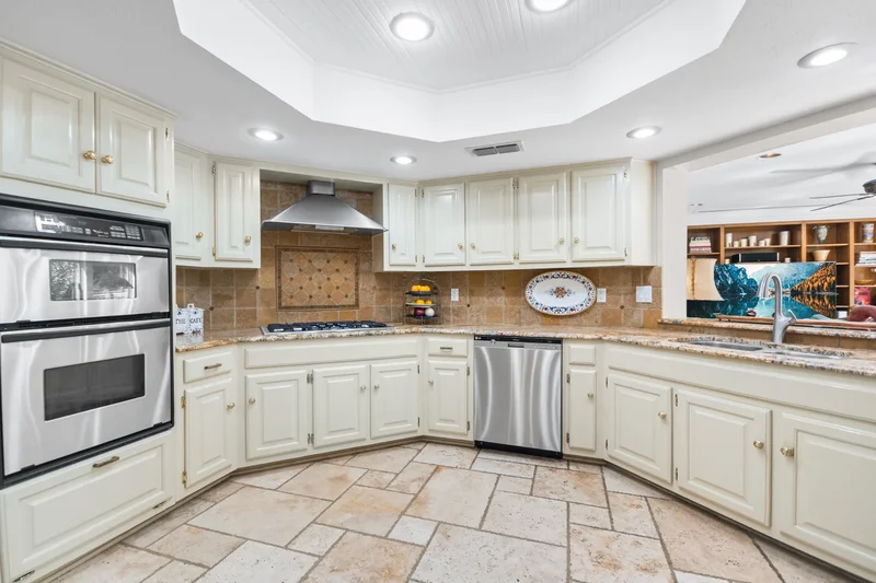12511 Elm Country Lane , San Antonio, TX 78230, San Antonio, Texas, United States. - Photo 4