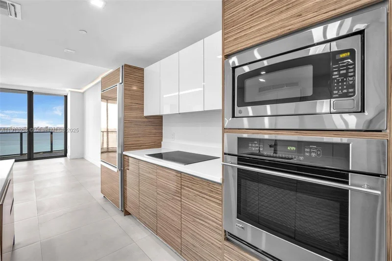 460 NE 28th St, Miami, Florida, United States. - Photo 3