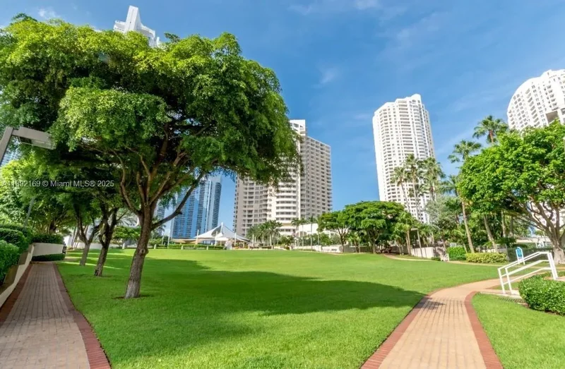 888 Brickell Key Dr, Miami, Florida, United States. - Photo 30