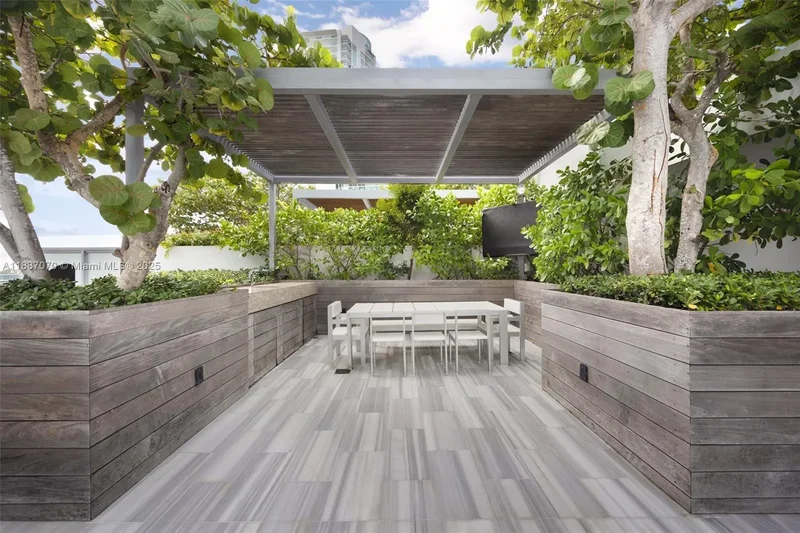 801 S Pointe Dr PH602, Miami Beach, Florida, United States. - Photo 39