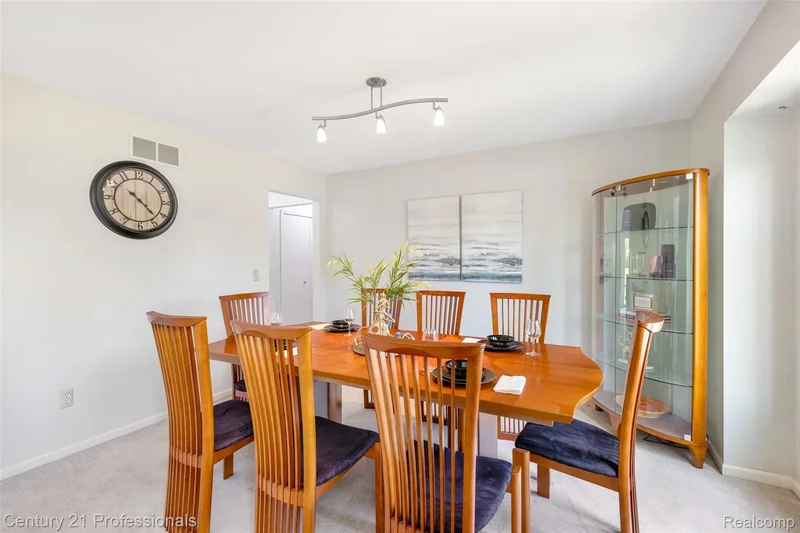 4136 Oakland Ridge Drive, LakeOrion, MI 48359, Pontiac, Michigan, United States. - Photo 6