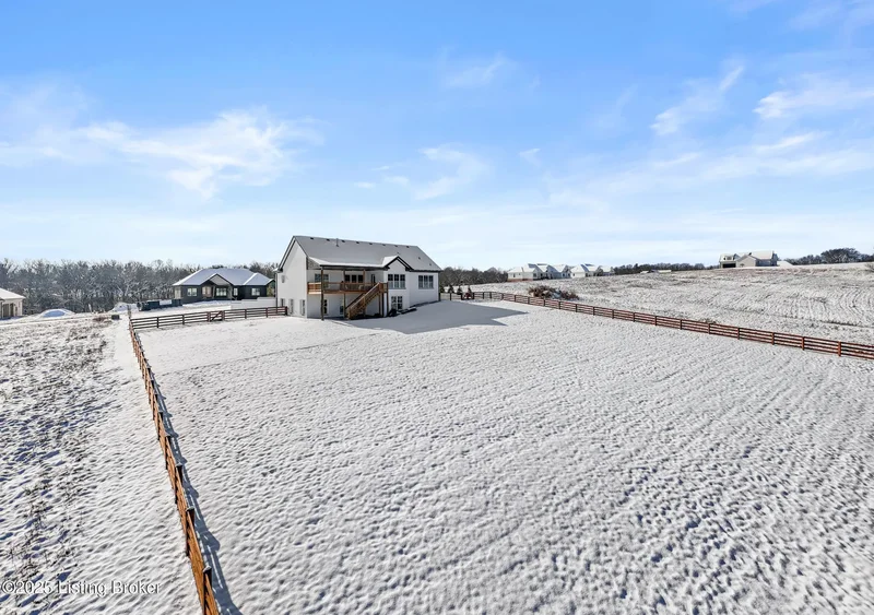 100 Sparrow Ln, Fisherville, KY 40023, Watterson Park, Kentucky, United States. - Photo 17