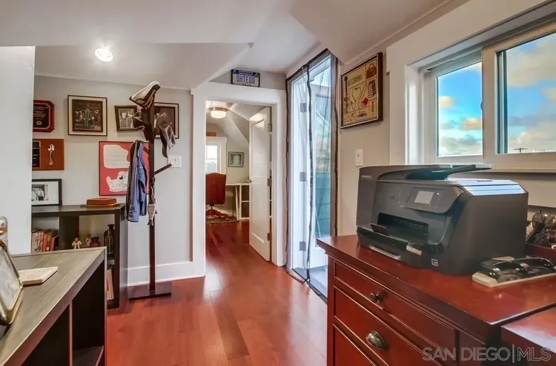 240 B Avenue, Coronado, California, United States. - Photo 13