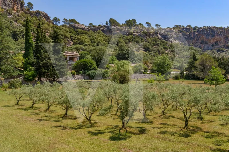 Historic 16th century property with pool in Escorca