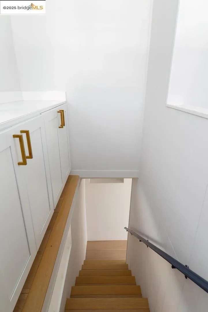 1515 Hampel St, Oakland, California, United States. - Photo 19