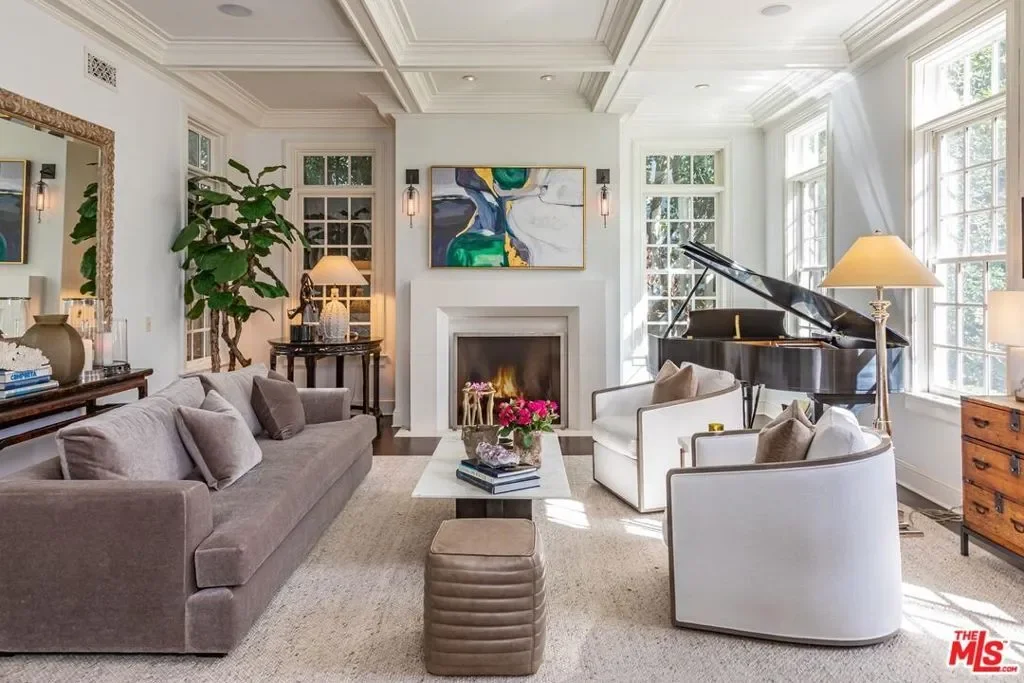 1149 Amalfi Drive, Los Angeles, California, United States. - Photo 3