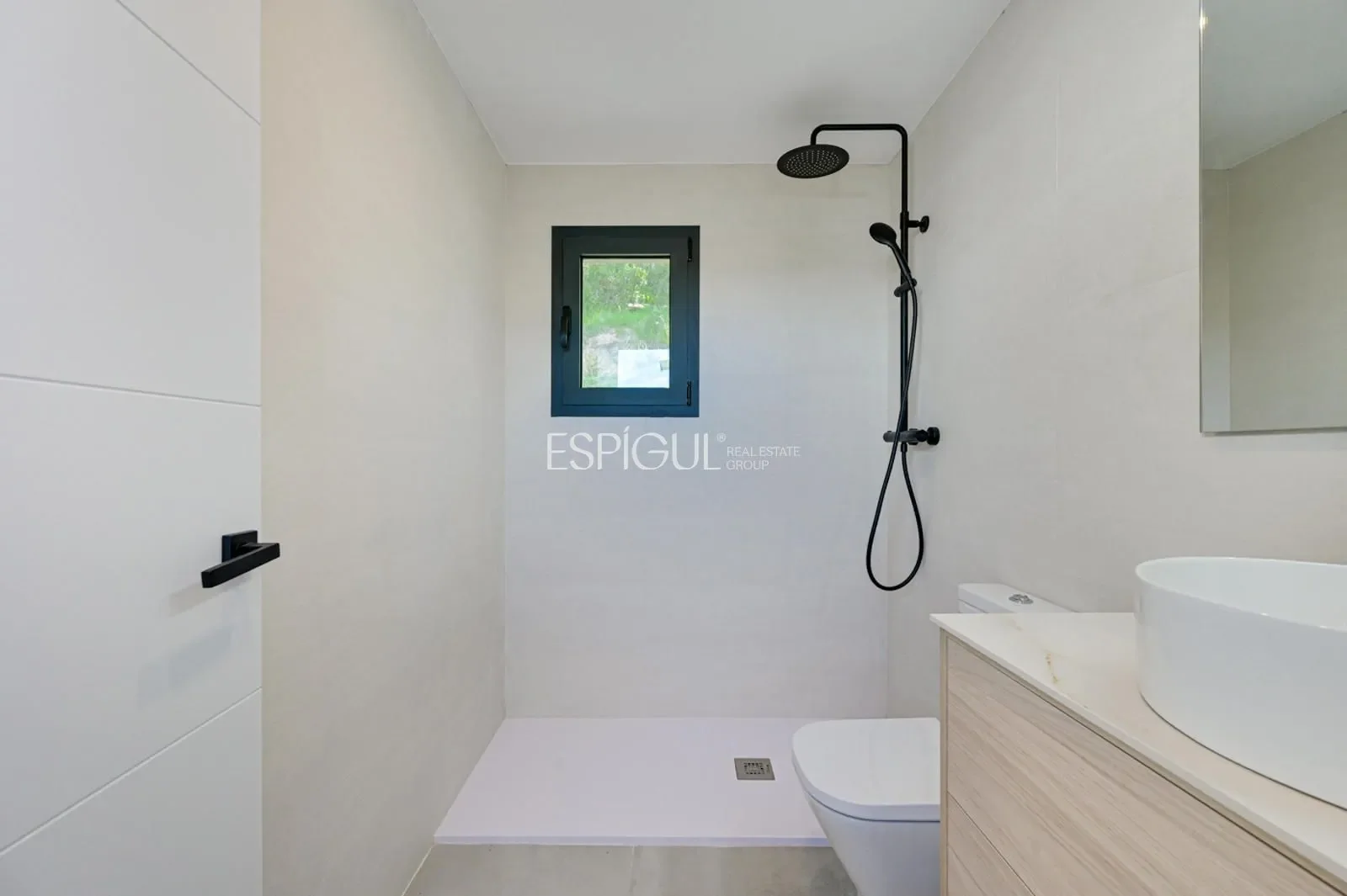 Gallery photo 9