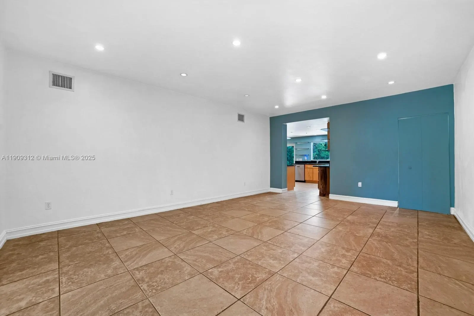 3470 N Meridian Ave, Miami Beach, Florida, United States. - Photo 21
