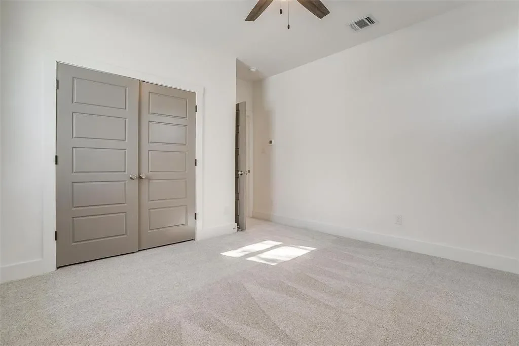 5618 Oaks Lane, Fort Worth, Texas, United States. - Photo 28