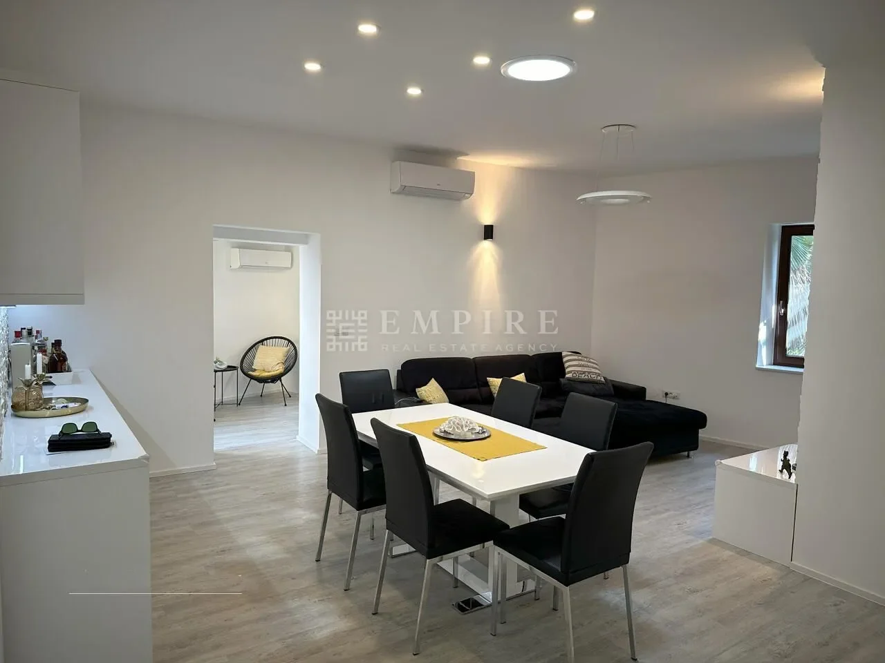 Gallery photo 2