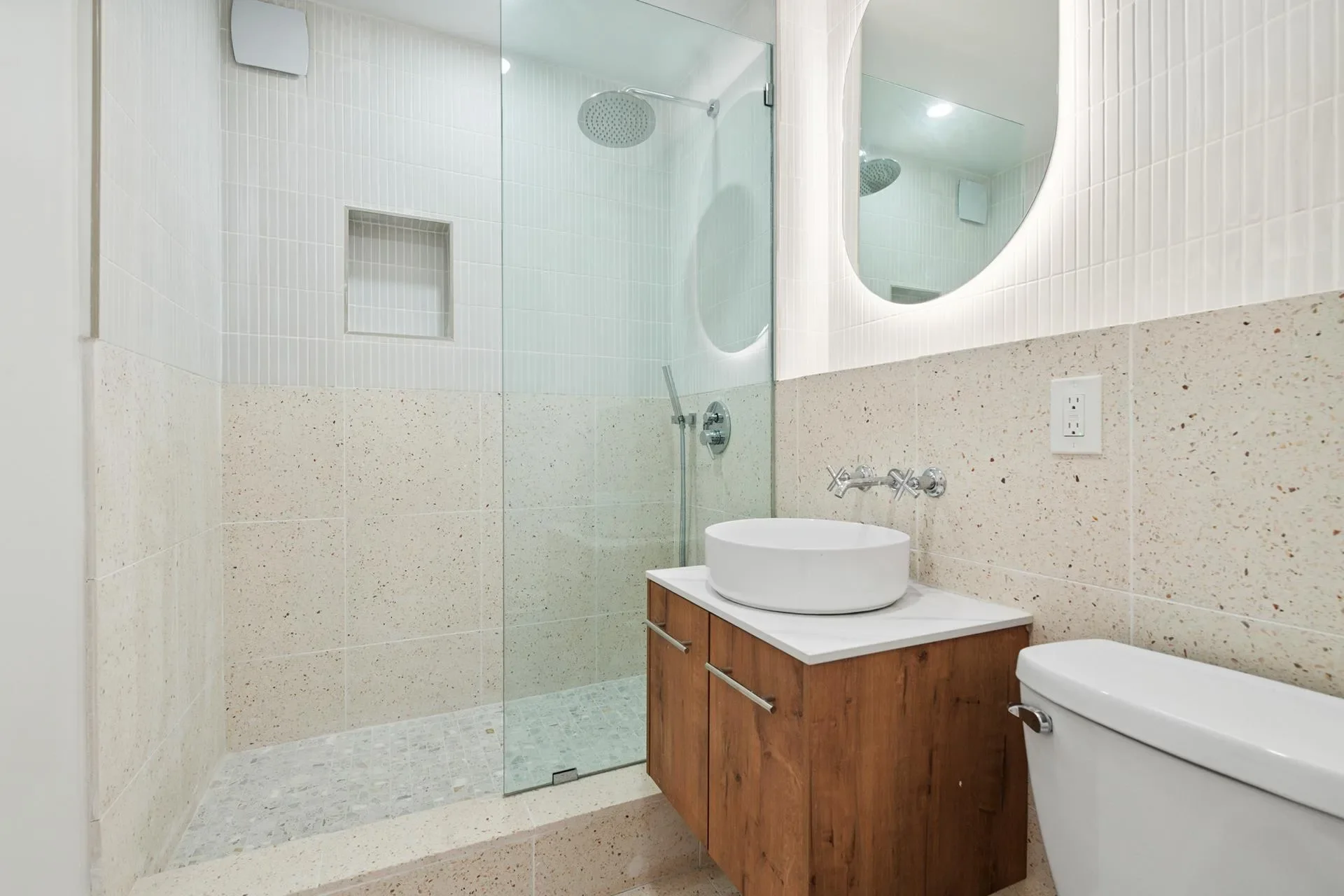 1325 FIFTH AVE, New York, New York, United States. - Photo 4