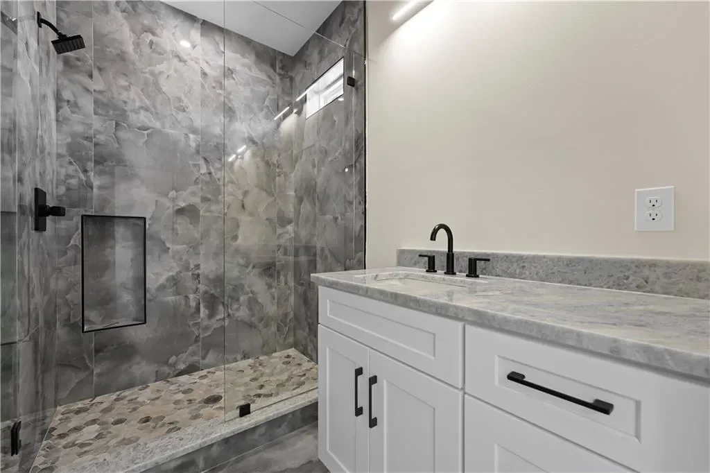 6084 BLUEWATER Boulevard, Gainesville, Georgia, United States. - Photo 15