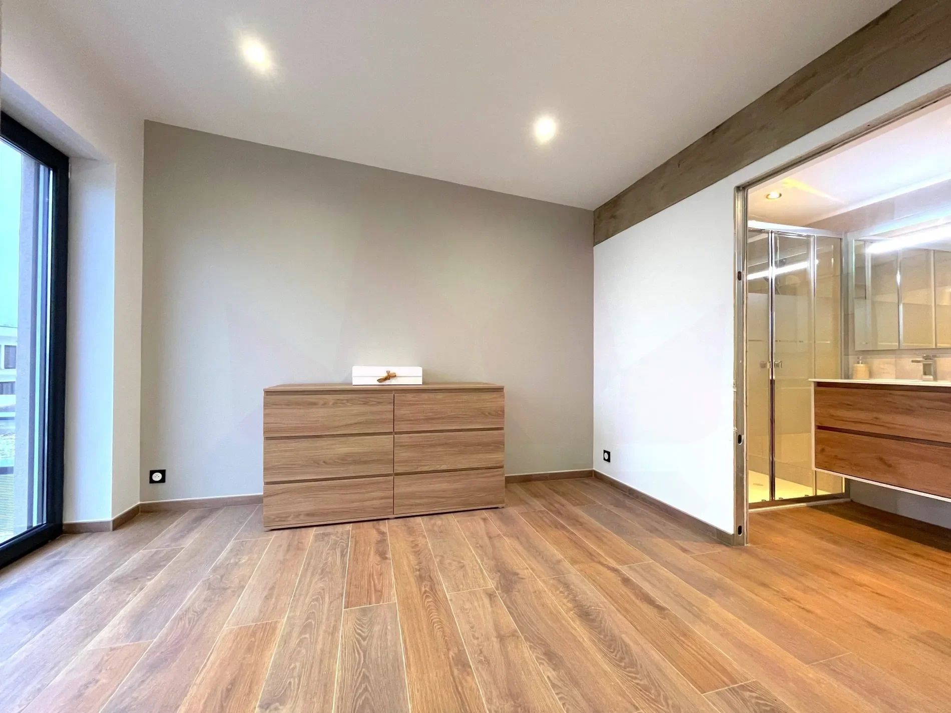 Gallery photo 3