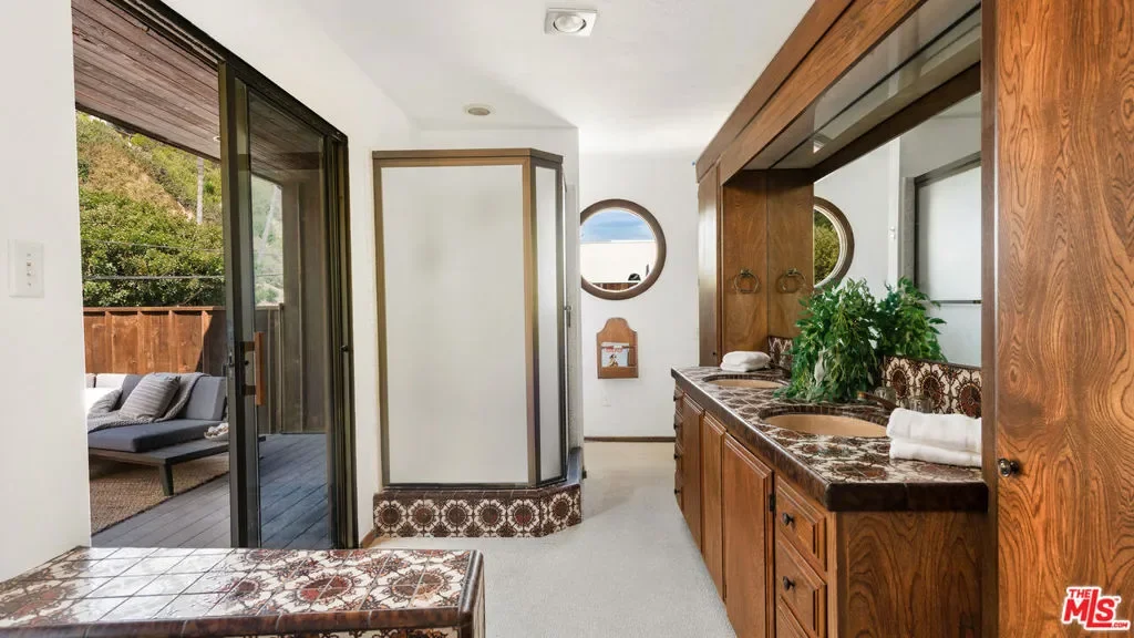 26902 Malibu Cove Colony Drive, Malibu, California, United States. - Photo 35