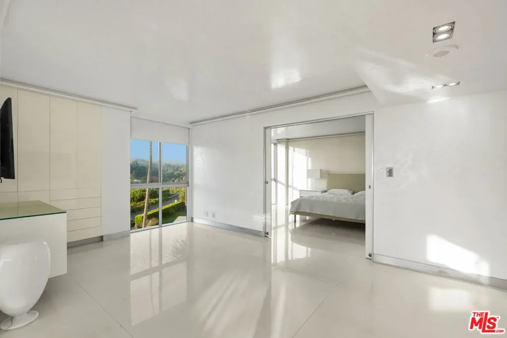 201 Ocean Avenue 409P, Santa Monica, California, United States. - Photo 2