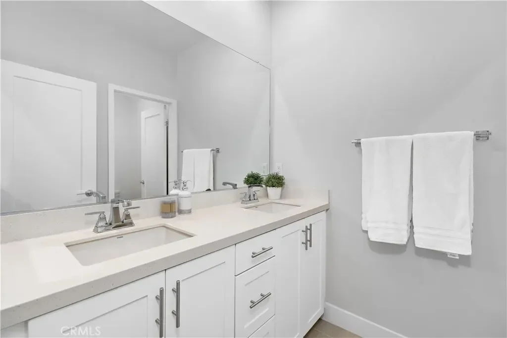 121 Novel, Irvine, California, United States. - Photo 21