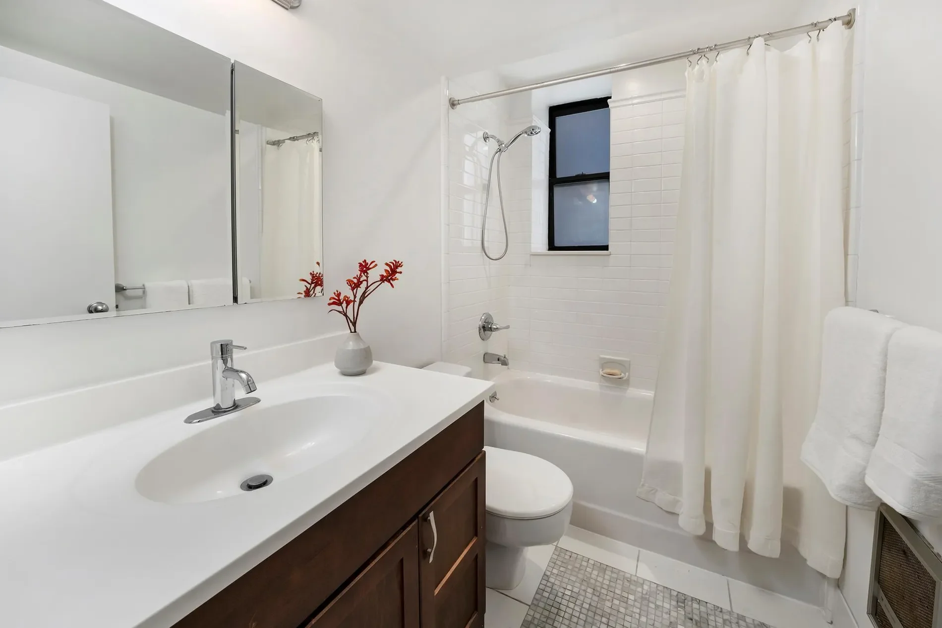 VANCOUVER, 314 W 94TH ST, New York, New York, United States. - Photo 4