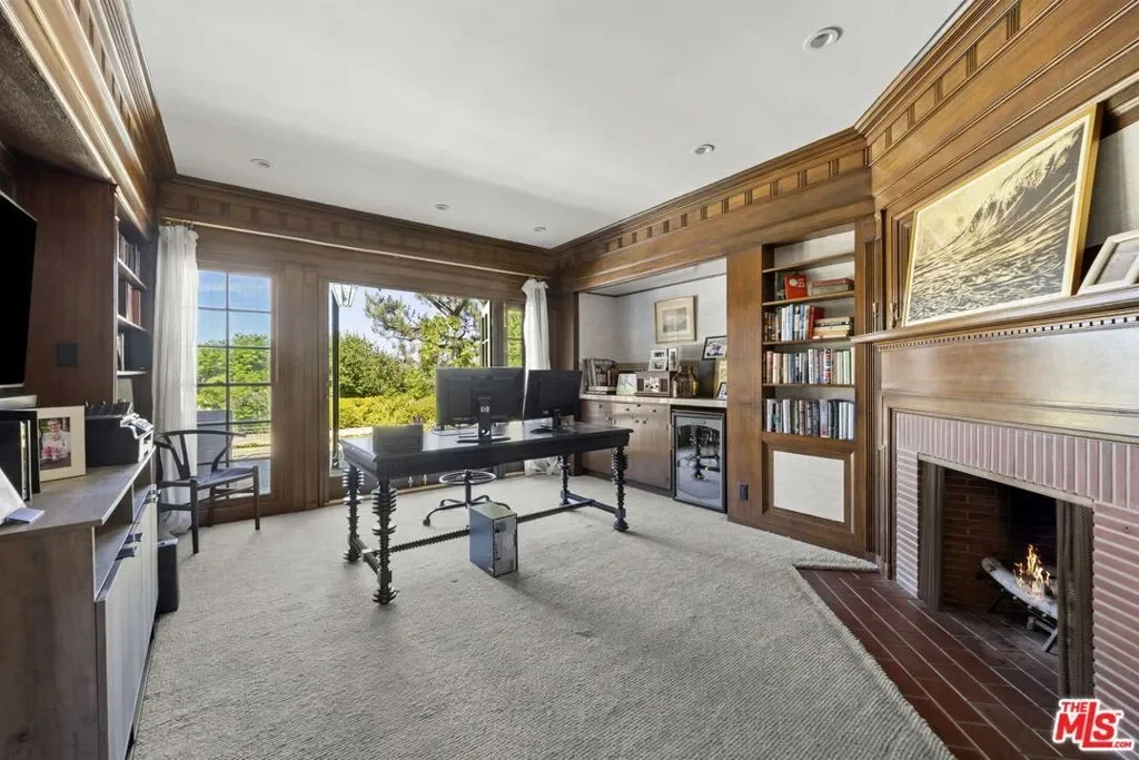 850 Birchwood Drive, Los Angeles, California, United States. - Photo 39