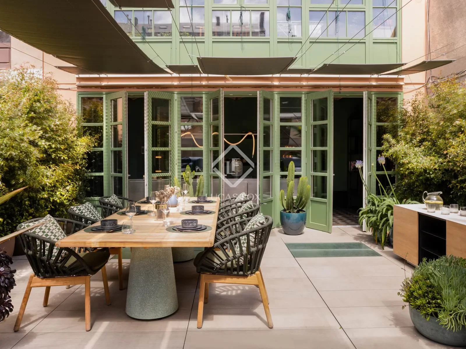 Exterior photo 11