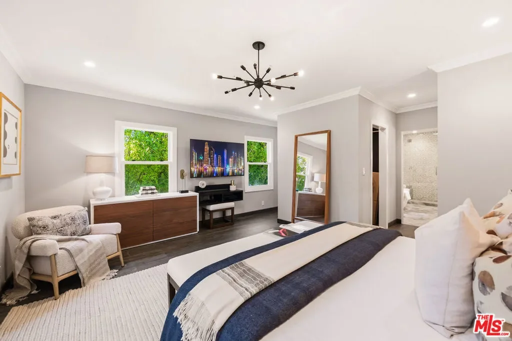 12700 Hortense Street, Los Angeles, California, United States. - Photo 18