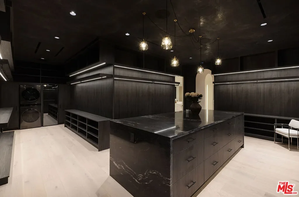 16401 Mulholland Drive, Los Angeles, California, United States. - Photo 6