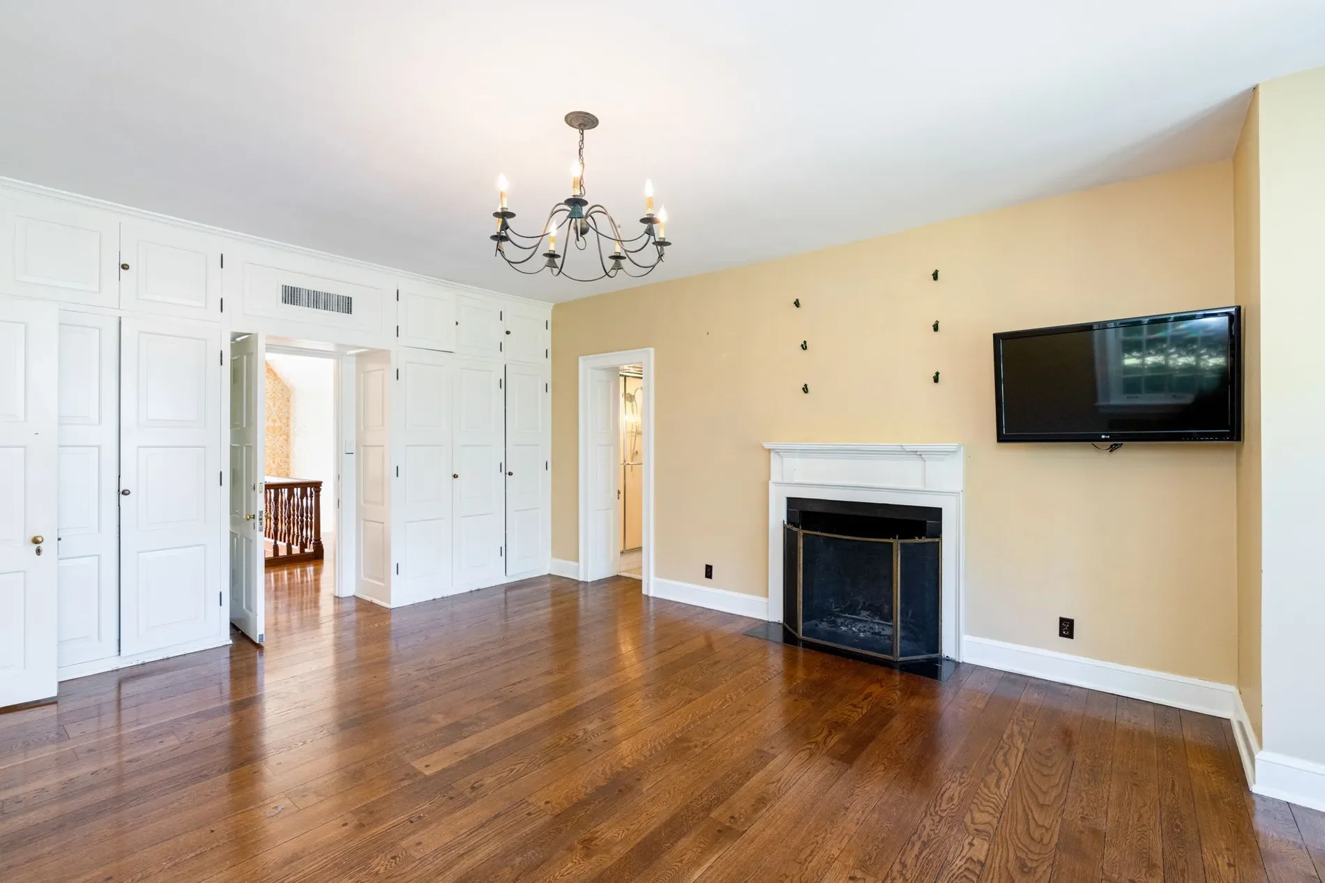 3740 Upper River Road , Louisville, KY 40207, Watterson Park, Kentucky, United States. - Photo 29
